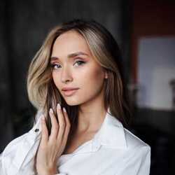 Шлюха Аврора 38043