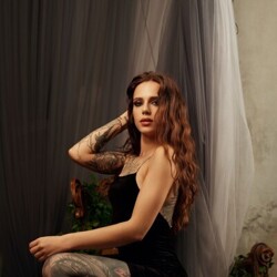 Шлюха Аврора 44124